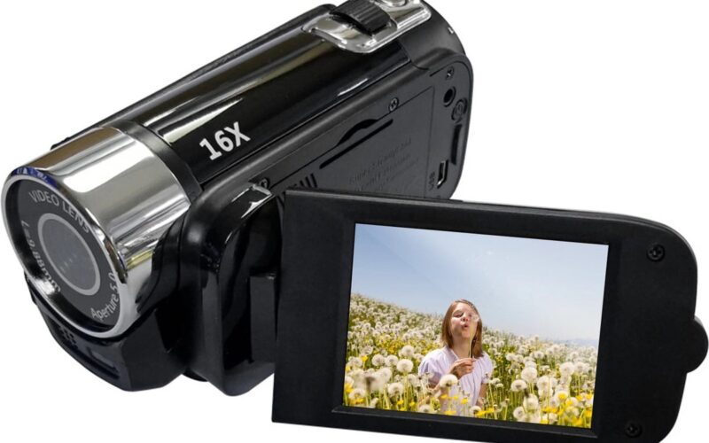 vlog camera - full 1080 HD beeld kwaliteit - 2.7 inch scherm met 16 x zoom - met zelfontspanner tot 10s