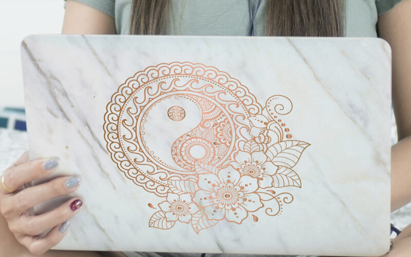 Mandala met marmereffect laptop sticker