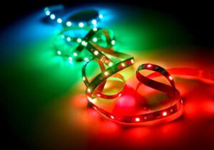 REALITY RACER Ledstrip - Zwart - LED RGBW 10W - Lengte 5 m - Inkortbaar - Geintegreerde dimmer - Memory functie - Afstandsbediening - RGB-kleurwisselaar - Sound control