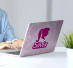 Roze laptop sticker met meisje