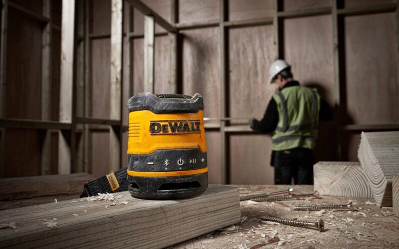 DeWALT DCR009 Bluetooth Speaker IP67 USB-C
